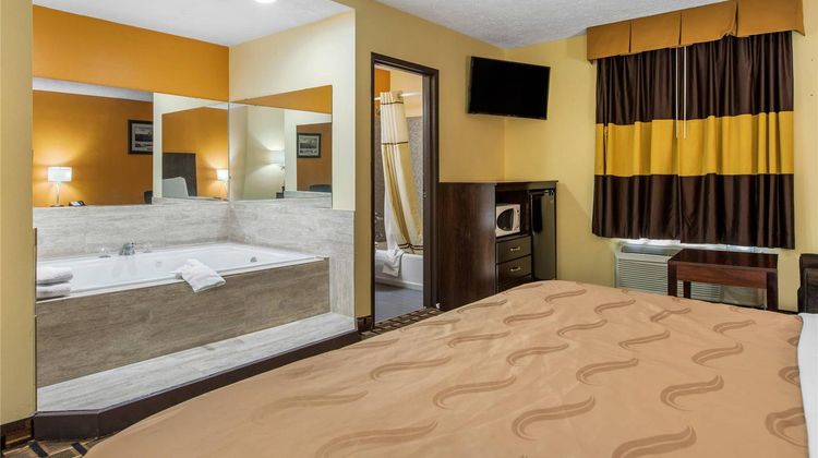 Quality Inn Grand Rapids Suite