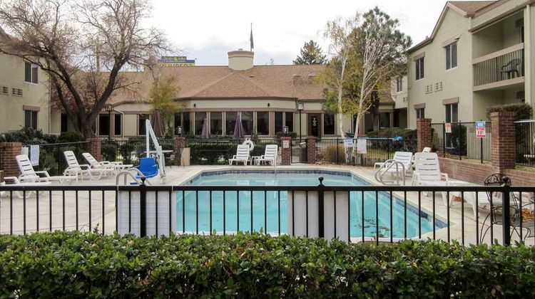 Quality Inn & Suites Albuquerque Pool