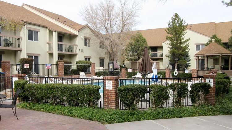 Quality Inn & Suites Albuquerque Pool