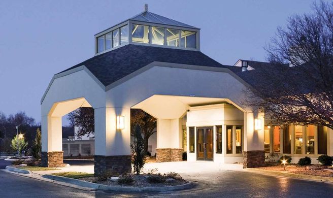 Quality Inn & Suites Albuquerque Exterior