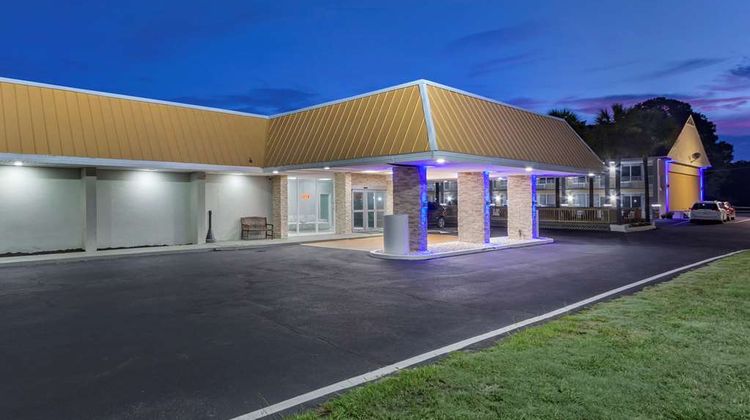Quality Inn & Suites Pawleys Island Exterior