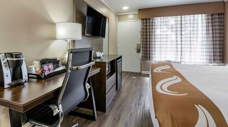 Quality Inn & Suites Pawleys Island Room