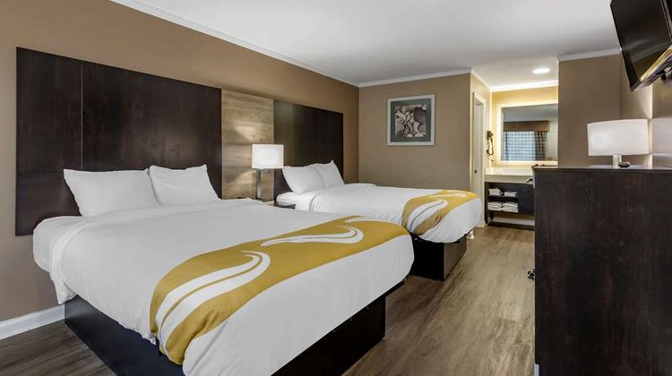 Quality Inn & Suites Pawleys Island Room