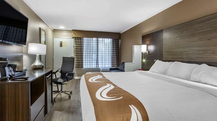 Quality Inn & Suites Pawleys Island Suite