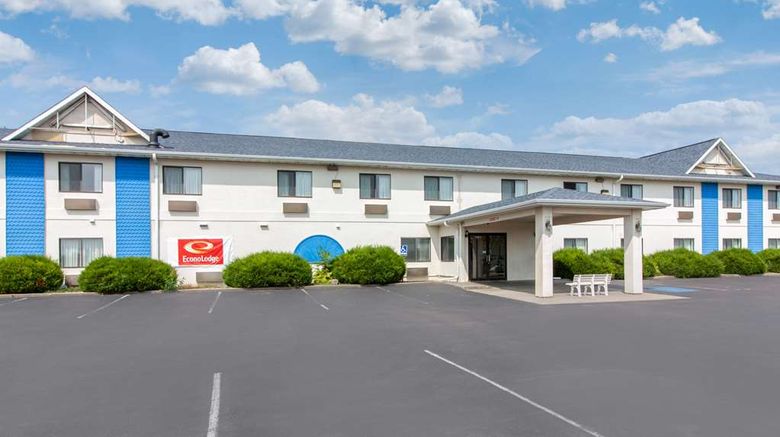 <b>Econo Lodge Chamberlain/Oacoma Exterior</b>. Images powered by <a href="https://iceportal.shijigroup.com/" title="IcePortal" target="_blank">IcePortal</a>.