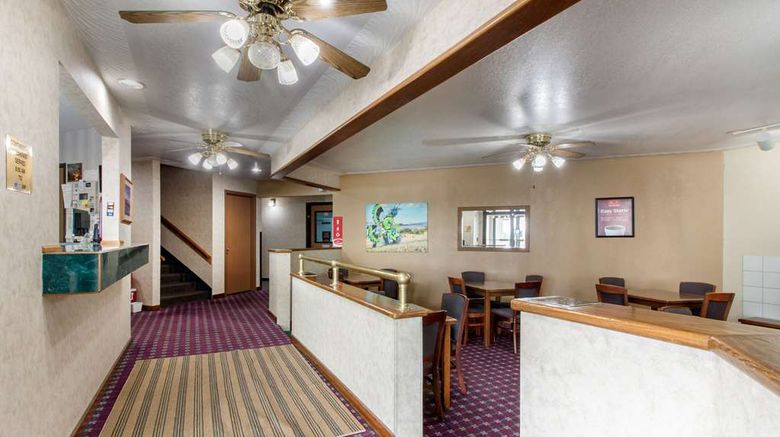 <b>Econo Lodge Chamberlain/Oacoma Lobby</b>. Images powered by <a href="https://iceportal.shijigroup.com/" title="IcePortal" target="_blank">IcePortal</a>.