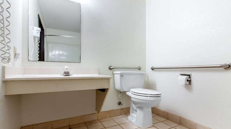 <b>Econo Lodge Chamberlain/Oacoma Room</b>. Images powered by <a href="https://iceportal.shijigroup.com/" title="IcePortal" target="_blank">IcePortal</a>.