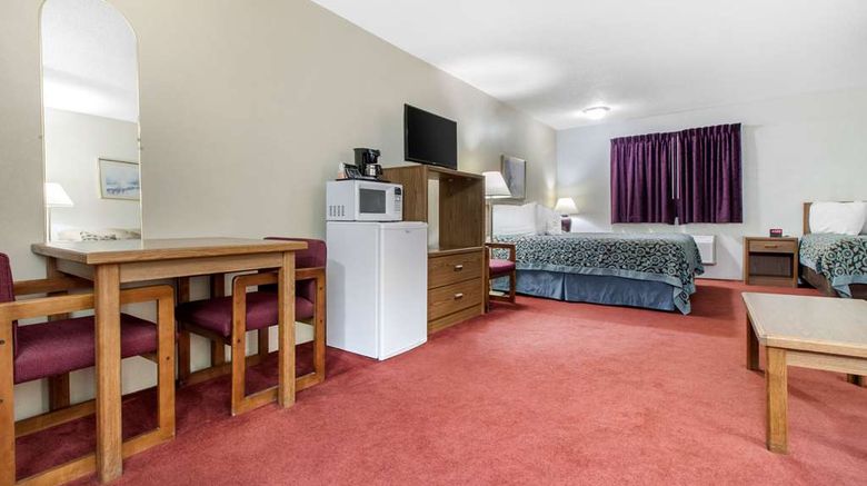 <b>Econo Lodge Chamberlain/Oacoma Suite</b>. Images powered by <a href="https://iceportal.shijigroup.com/" title="IcePortal" target="_blank">IcePortal</a>.