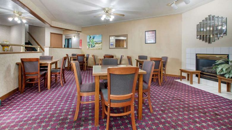 <b>Econo Lodge Chamberlain/Oacoma Restaurant</b>. Images powered by <a href="https://iceportal.shijigroup.com/" title="IcePortal" target="_blank">IcePortal</a>.