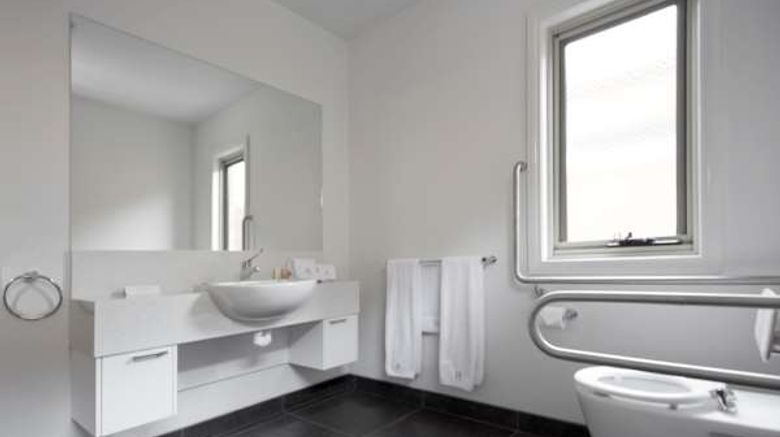 <b>Mansi on Raymond Room</b>. Images powered by <a href="https://iceportal.shijigroup.com/" title="IcePortal" target="_blank">IcePortal</a>.