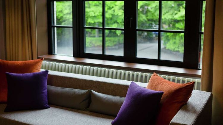 Kyukaruizawa Kikyo, Curio Collection Room