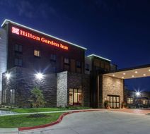 Hilton Garden Inn Topeka Exterior
