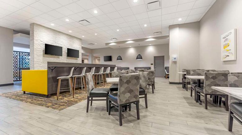 <b>Best Western Plus Cranberry-Pittsburgh N Restaurant</b>. Images powered by <a href="https://iceportal.shijigroup.com/" title="IcePortal" target="_blank">IcePortal</a>.