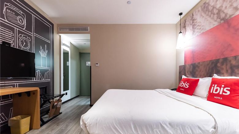 <b>Ibis Wuxi Yixing South Renmin Rd Hotel Room</b>. Images powered by <a href="https://iceportal.shijigroup.com/" title="IcePortal" target="_blank">IcePortal</a>.