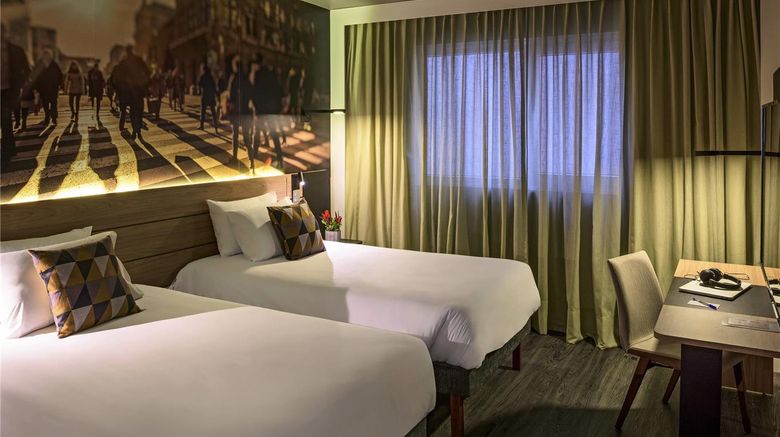 <b>Novotel Curitiba Batel Room</b>. Images powered by <a href="https://iceportal.shijigroup.com/" title="IcePortal" target="_blank">IcePortal</a>.