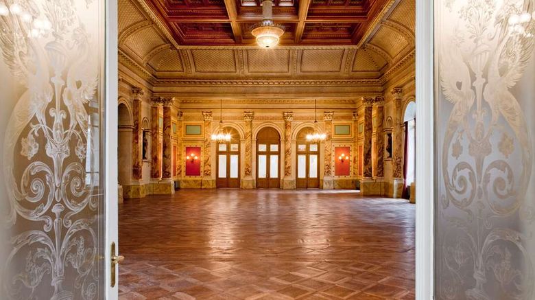 <b>Hotel Schweizerhof Luzern Ballroom</b>. Images powered by <a href="https://iceportal.shijigroup.com/" title="IcePortal" target="_blank">IcePortal</a>.
