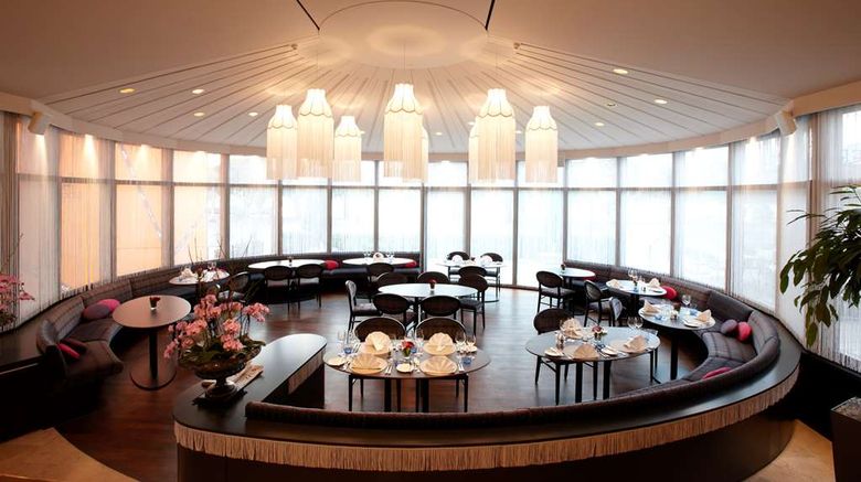<b>Hotel Schweizerhof Luzern Restaurant</b>. Images powered by <a href="https://iceportal.shijigroup.com/" title="IcePortal" target="_blank">IcePortal</a>.