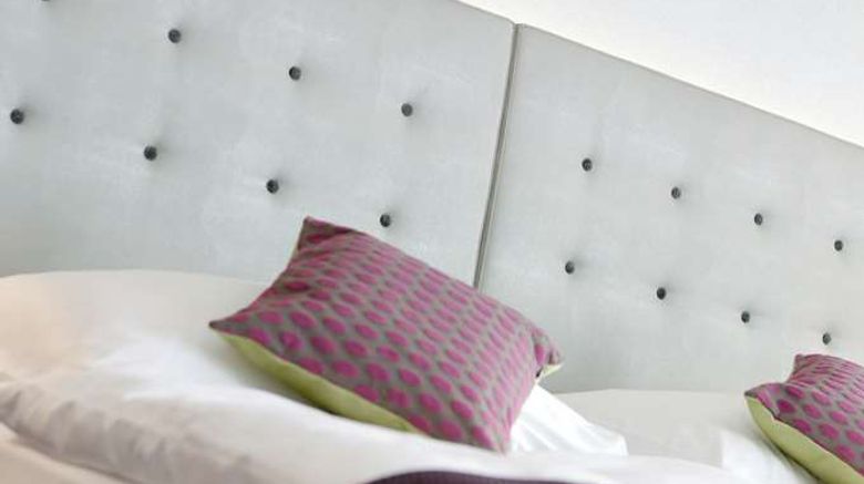 <b>Hotel Schweizerhof Luzern Room</b>. Images powered by <a href="https://iceportal.shijigroup.com/" title="IcePortal" target="_blank">IcePortal</a>.