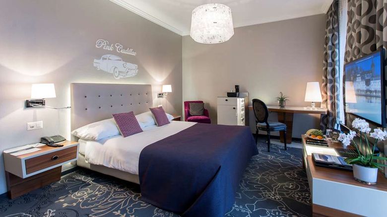 <b>Hotel Schweizerhof Luzern Room</b>. Images powered by <a href="https://iceportal.shijigroup.com/" title="IcePortal" target="_blank">IcePortal</a>.