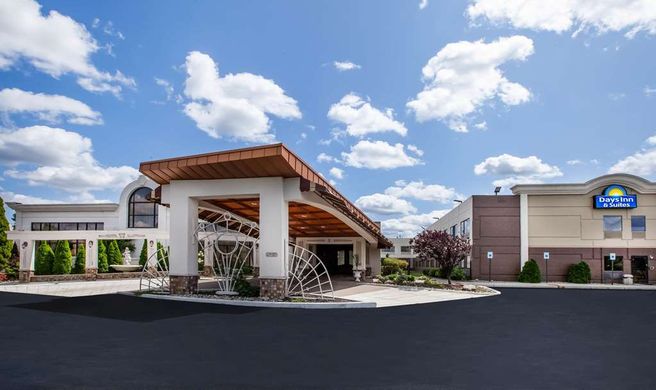 Days Inn & Suites Rochester Hills Exterior