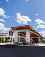 Days Inn & Suites Rochester Hills