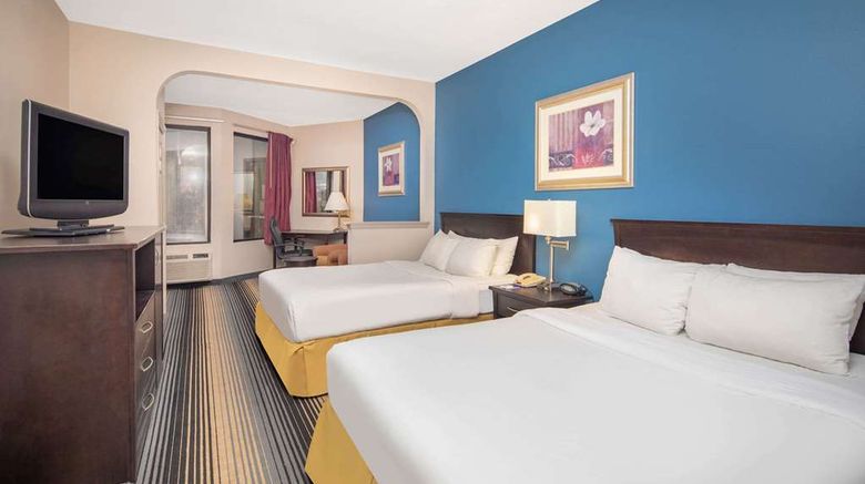 <b>Baymont Inn & Suites Suite</b>. Images powered by <a href="https://iceportal.shijigroup.com/" title="IcePortal" target="_blank">IcePortal</a>.