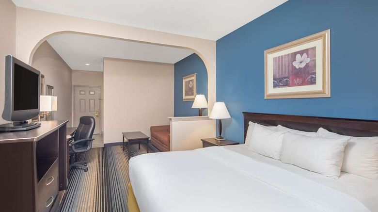 <b>Baymont Inn & Suites Suite</b>. Images powered by <a href="https://iceportal.shijigroup.com/" title="IcePortal" target="_blank">IcePortal</a>.
