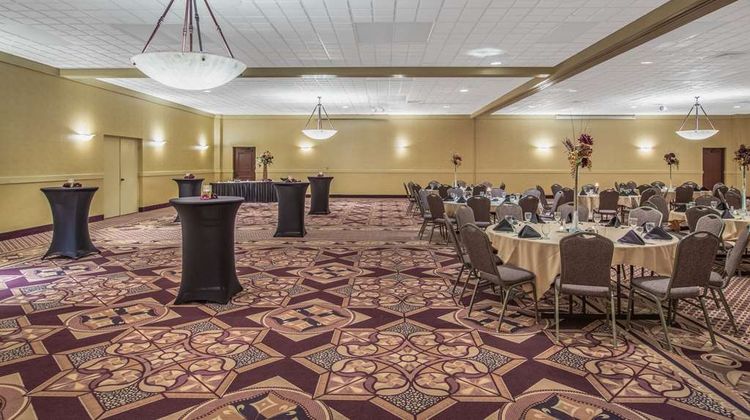 Ramada by Wyndham Midtown Grand Island Ballroom
