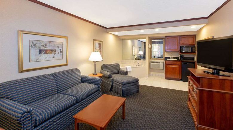 <b>Ramada by Wyndham Midtown Grand Island Suite</b>. Images powered by <a href="https://iceportal.shijigroup.com/" title="IcePortal" target="_blank">IcePortal</a>.