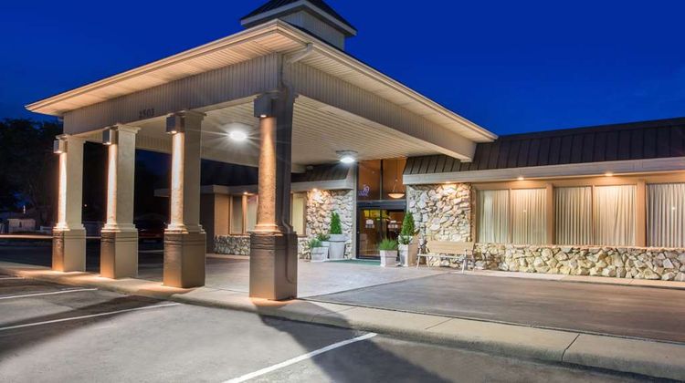 Ramada by Wyndham Midtown Grand Island Exterior