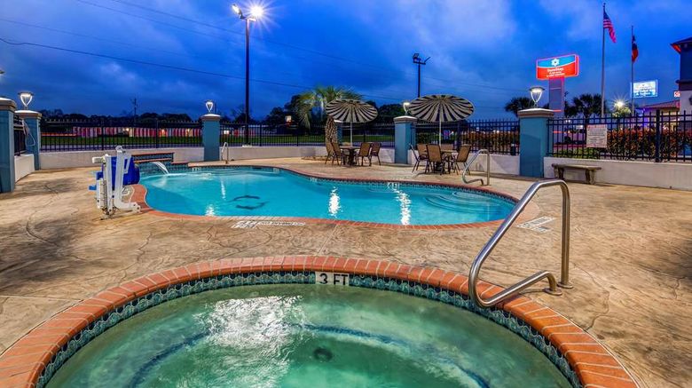 <b>SureStay Plus by Best Western Alvin Spa</b>. Images powered by <a href="https://iceportal.shijigroup.com/" title="IcePortal" target="_blank">IcePortal</a>.