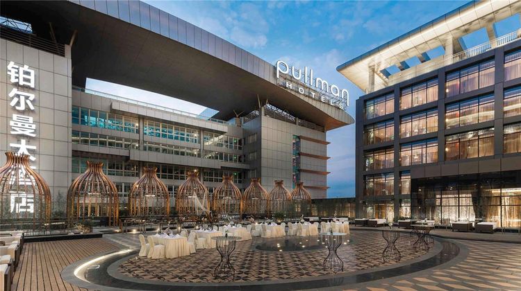 Pullman Guangzhou Baiyun Airport Exterior