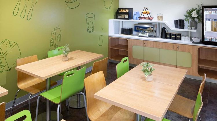 Ibis Budget Canberra Exterior