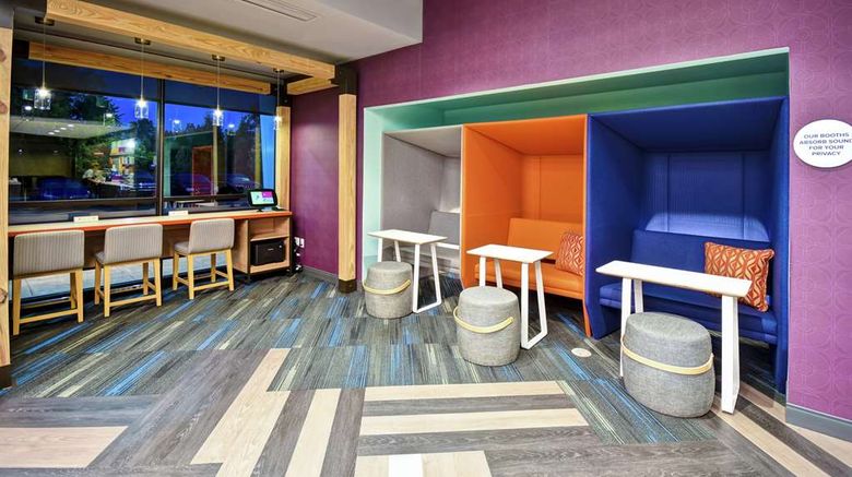 <b>Tru by Hilton Sterling Heights Detroit Lobby</b>. Images powered by <a href="https://iceportal.shijigroup.com/" title="IcePortal" target="_blank">IcePortal</a>.