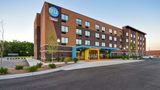 Tru by Hilton Sterling Heights Detroit Exterior