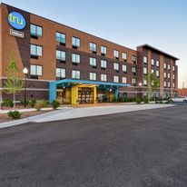 Tru by Hilton Sterling Heights Detroit
