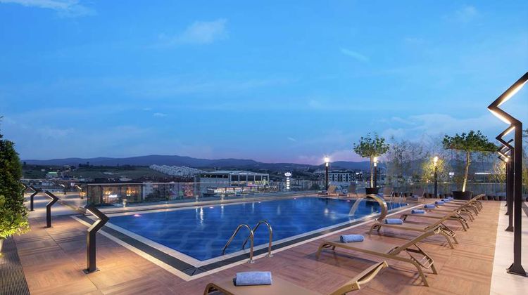 Hilton Garden Inn Yalova Pool