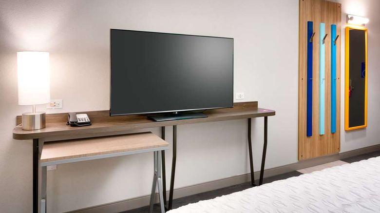<b>Tru by Hilton St. George Room</b>. Images powered by <a href="https://iceportal.shijigroup.com/" title="IcePortal" target="_blank">IcePortal</a>.
