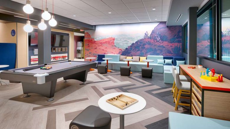 <b>Tru by Hilton St. George Lobby</b>. Images powered by <a href="https://iceportal.shijigroup.com/" title="IcePortal" target="_blank">IcePortal</a>.