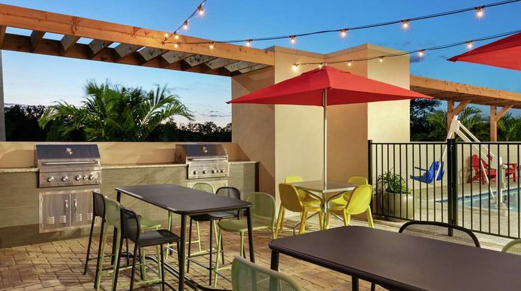 Home2 Suites by Hilton Brandon Exterior