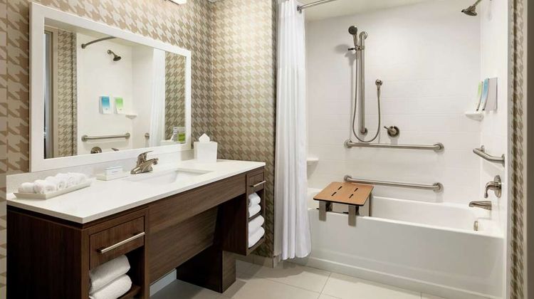 Home2 Suites by Hilton Brandon Room