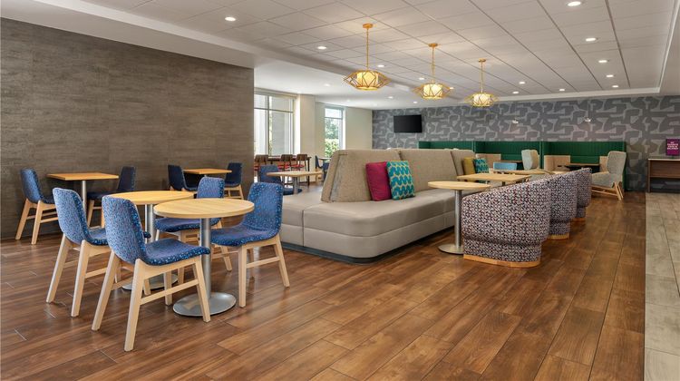 Home2 Suites by Hilton Brandon Lobby