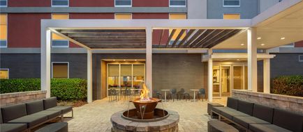 Home2 Suites by Hilton Brandon Exterior