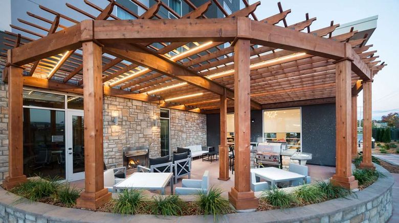 <b>Homewood Suites Tulsa Catoosa Exterior</b>. Images powered by <a href="https://iceportal.shijigroup.com/" title="IcePortal" target="_blank">IcePortal</a>.