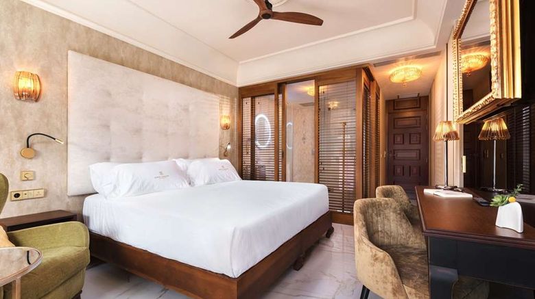 <b>Santa Catalina, a Royal Hideaway Hotel Room</b>. Images powered by <a href="https://iceportal.shijigroup.com/" title="IcePortal" target="_blank">IcePortal</a>.