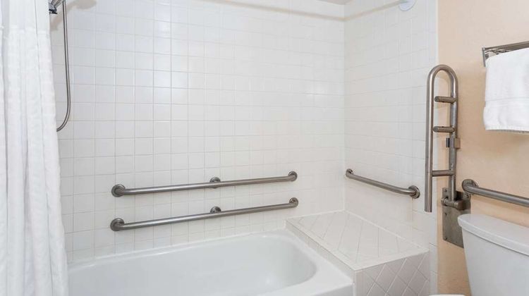 Baymont Inn & Suites Punta Gorda Room