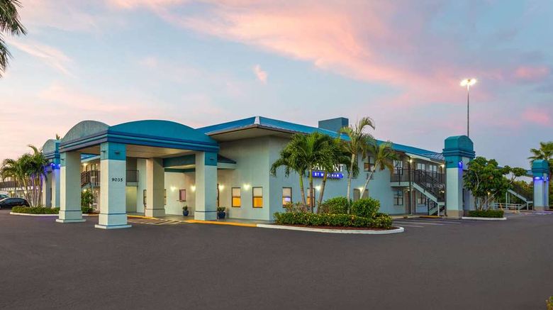 <b>Baymont Inn & Suites Punta Gorda Exterior</b>. Images powered by <a href="https://iceportal.shijigroup.com/" title="IcePortal" target="_blank">IcePortal</a>.