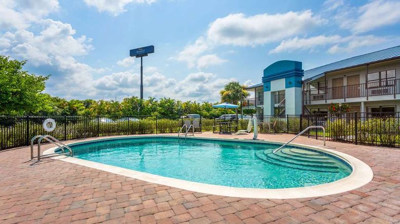 <b>Baymont Inn & Suites Punta Gorda Pool</b>. Images powered by <a href="https://iceportal.shijigroup.com/" title="IcePortal" target="_blank">IcePortal</a>.
