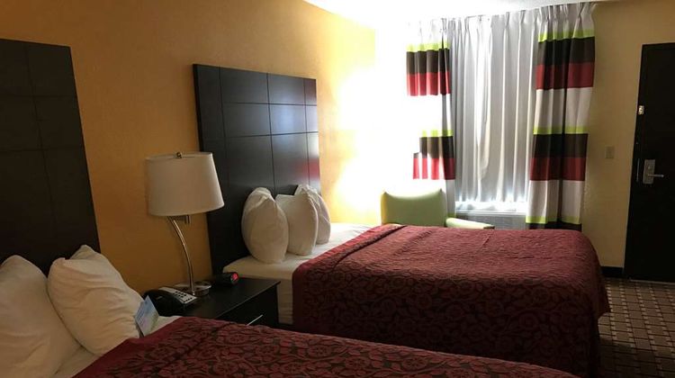 Days Inn by Wyndham Carthage Room