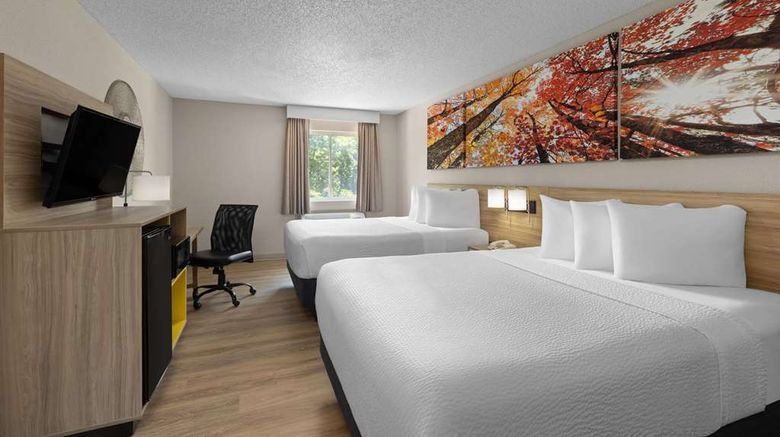 <b>Days Inn by Wyndham Carthage Room</b>. Images powered by <a href="https://iceportal.shijigroup.com/" title="IcePortal" target="_blank">IcePortal</a>.